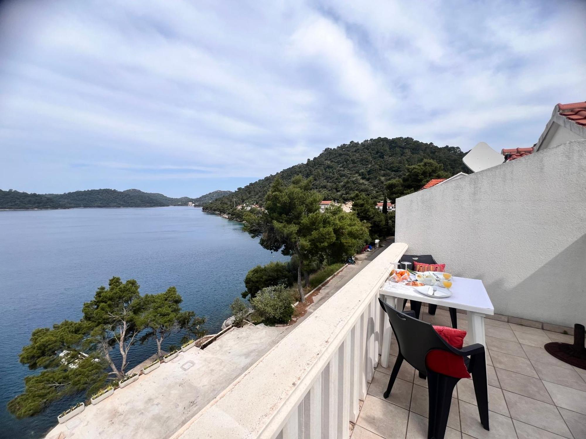 אובלי Terrace Studios With Panoramic Seaview מראה חיצוני תמונה