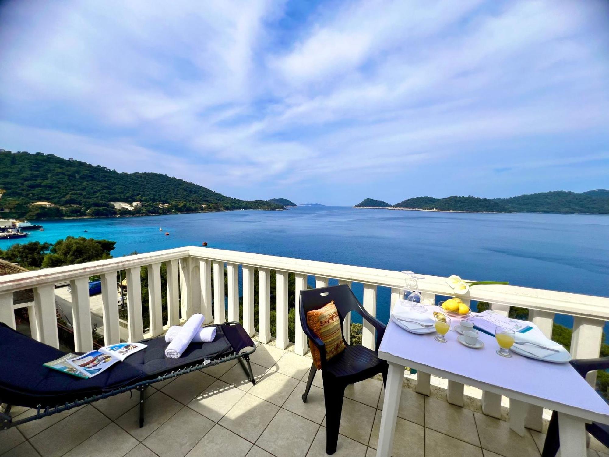 אובלי Terrace Studios With Panoramic Seaview מראה חיצוני תמונה